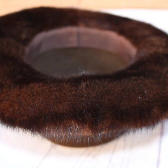 100% Wool Felt and Natural Mink Fur Brim Women's Hat, Vintage Winter Wool Hat - Picture 9 of 12